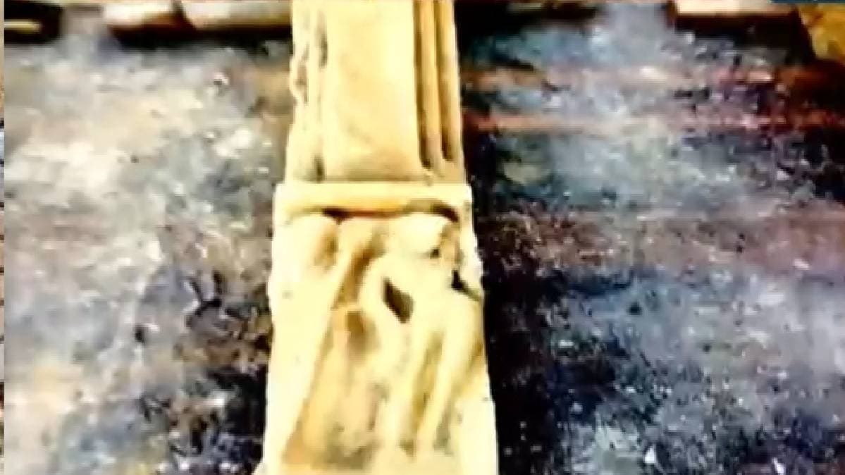 राम जन्मभूमि से निकलीं मूर्तियां