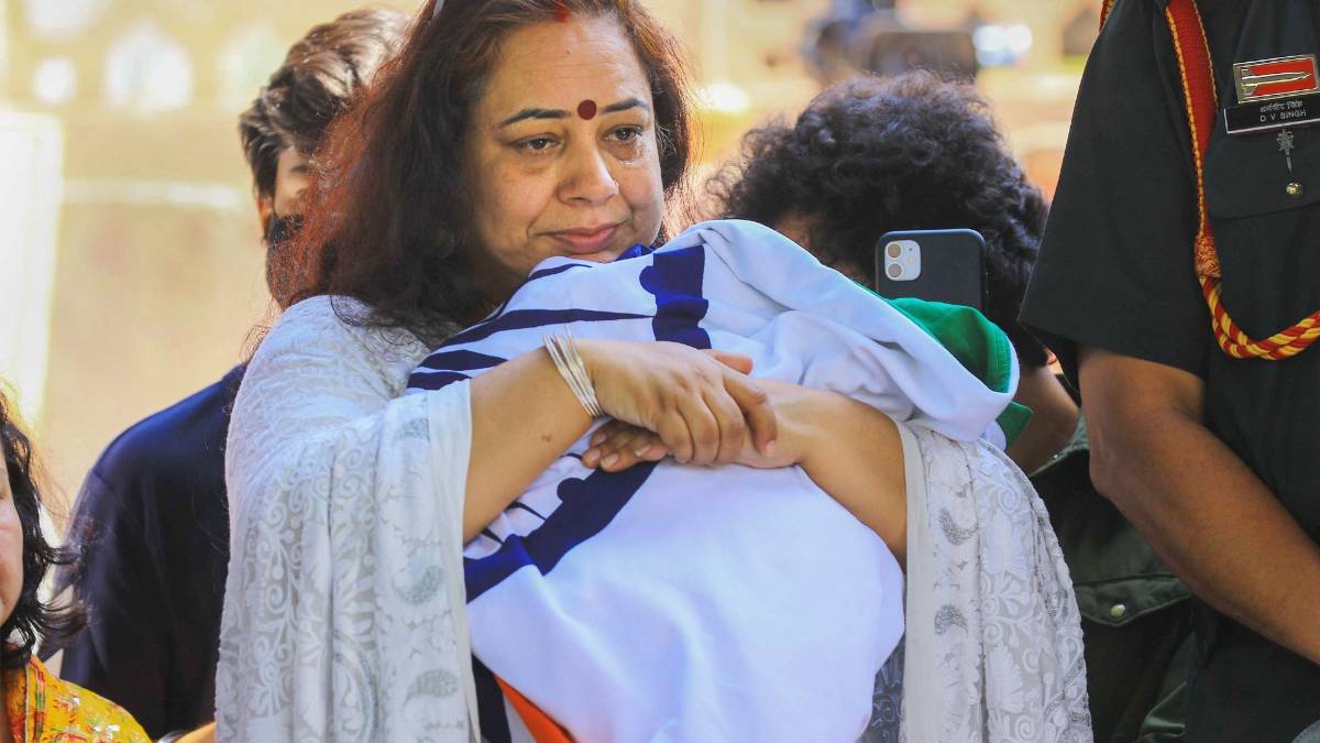 Wife of Colonel ashutosh who lost his life in Handwara encounter (Photo-PTI)