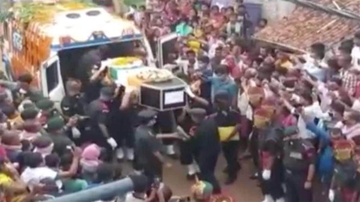 शहीद सुनील को विदाई देने उमड़ा हुजूम