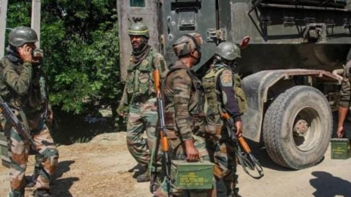 सुरक्षाबलों के जवान (फाइल फोटो-PTI)