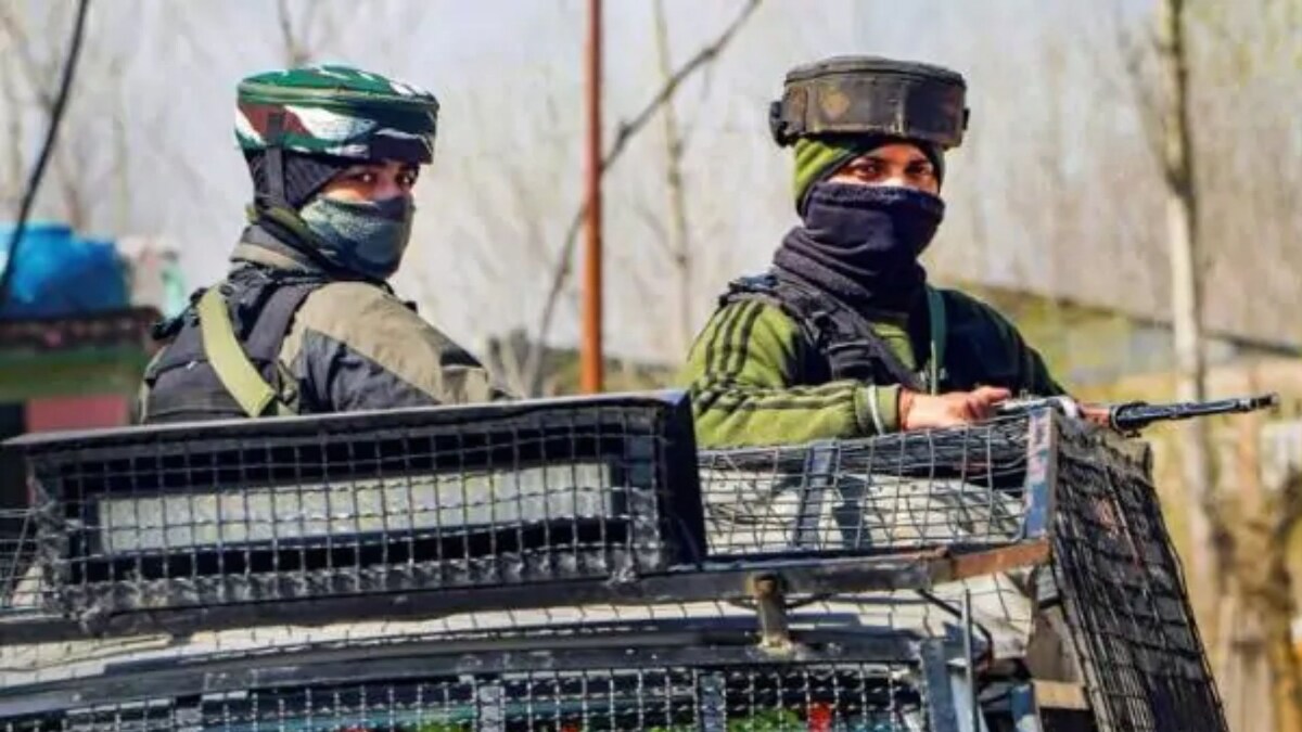 सुरक्षाबलों के जवान (फाइल फोटो-PTI)