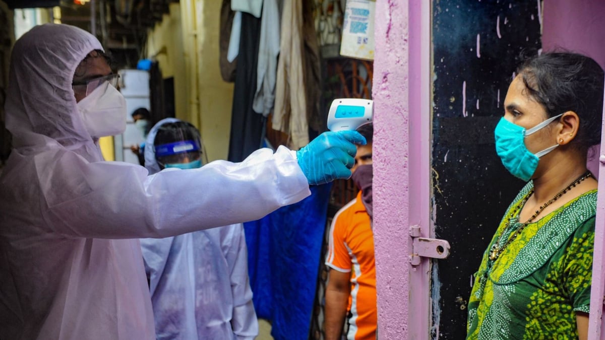 मुंबई में कोरोना वायरस का प्रकोप खतरनाक स्‍तर पर (File-PTI)