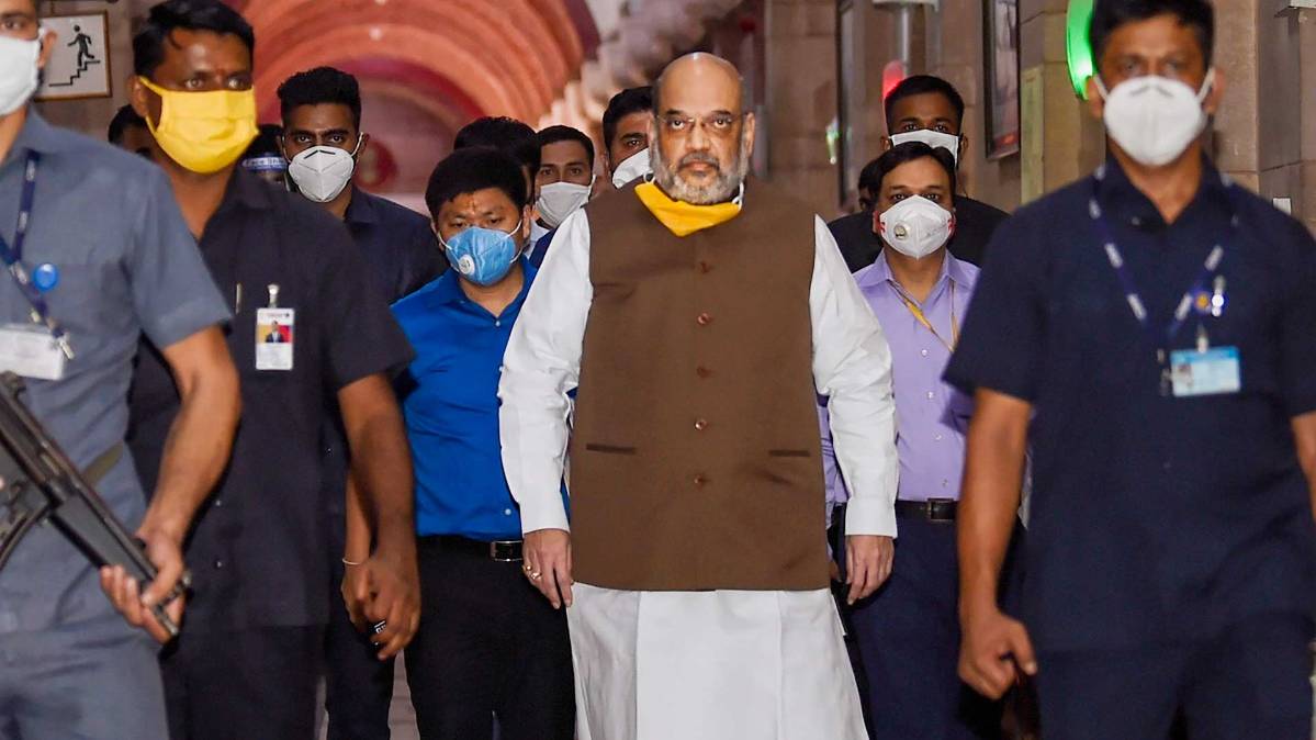 कोरोना पर बैठक के बाद गृह मंत्री अमित शाह (फोटो-PTI)