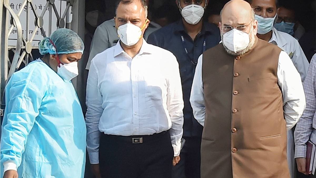 Amit Shah reviews COVID 19 preparedness at LNJP Hospital Delhi (Photo- PTI)