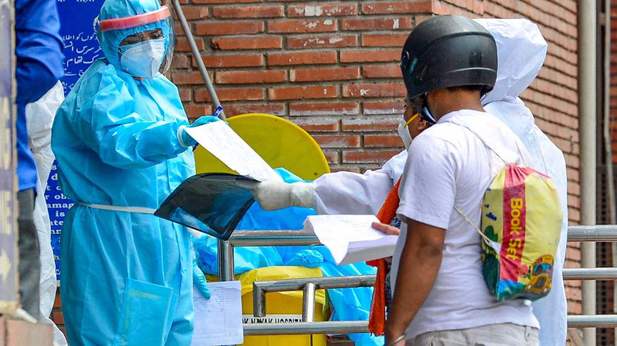 दिल्ली के अस्पतालों में दिखाने होंगे कागज