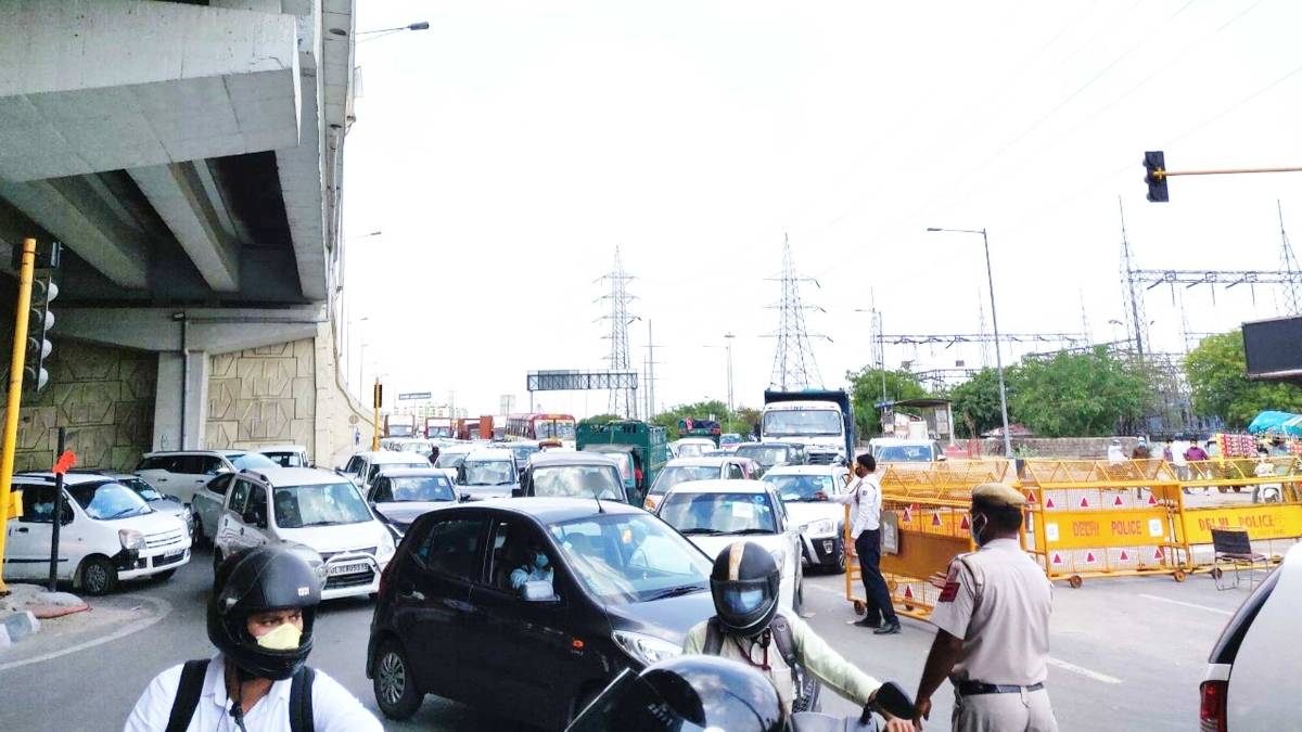 Traffic movement continues at Ghazipur border after delhi government sealed borders