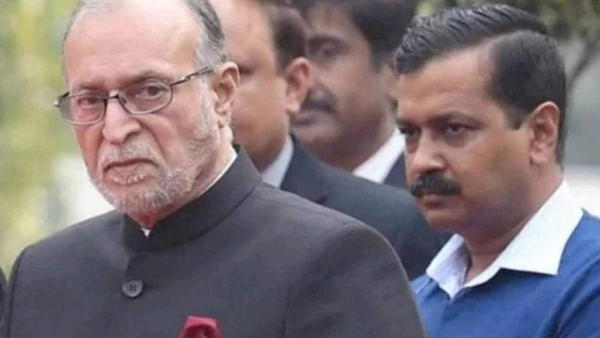 Arvind Kejriwal following L-G Najeeb Jung (File Photo)