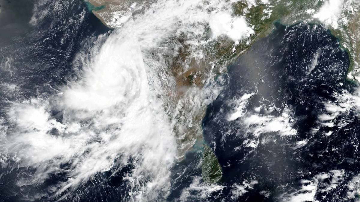 निसर्ग तूफान की दहशत