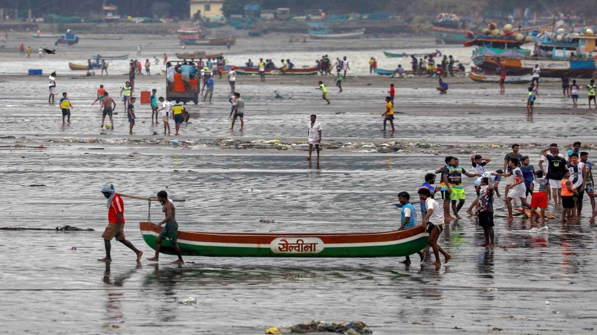 निसर्ग का खतरा