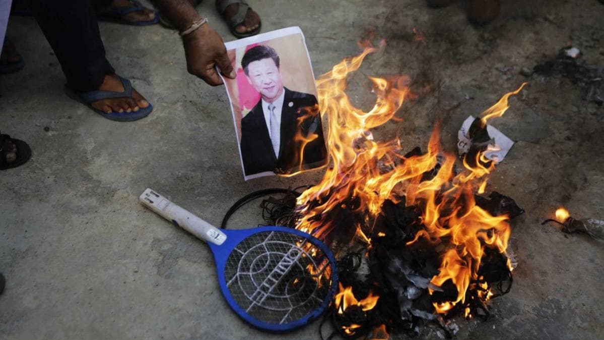 चीनी सामान के बहिष्कार को लेकर विरोध तेज (फोटो-AP)