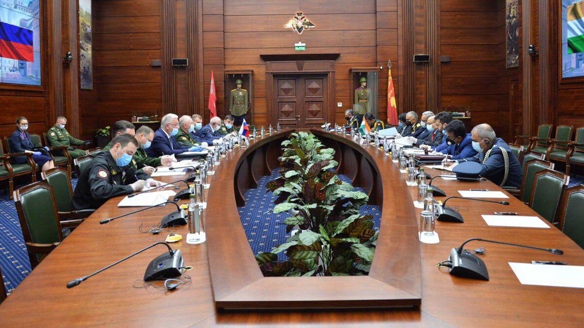 रूस में रक्षा जरूरतों पर जारी अहम बैठक (फोटो- twitter)