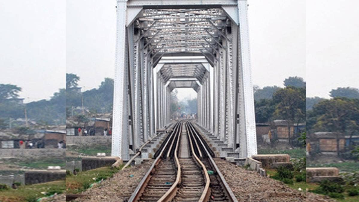 Siliguri corridor also known as the 'chicken's neck.