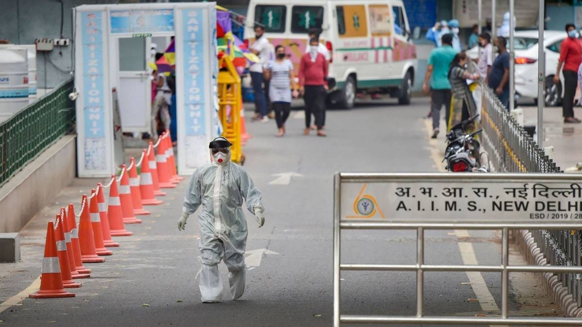 कोरोना मरीजों की संख्या ने खतरे की घंटी बजा दी है (File-PTI)