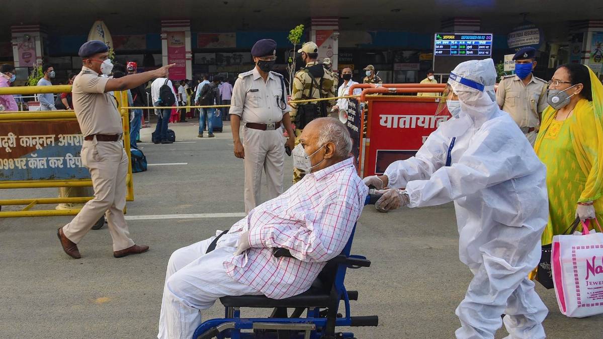 कोरोना के लगभग 2.50 लाख मरीज भारत में (File-PTI)