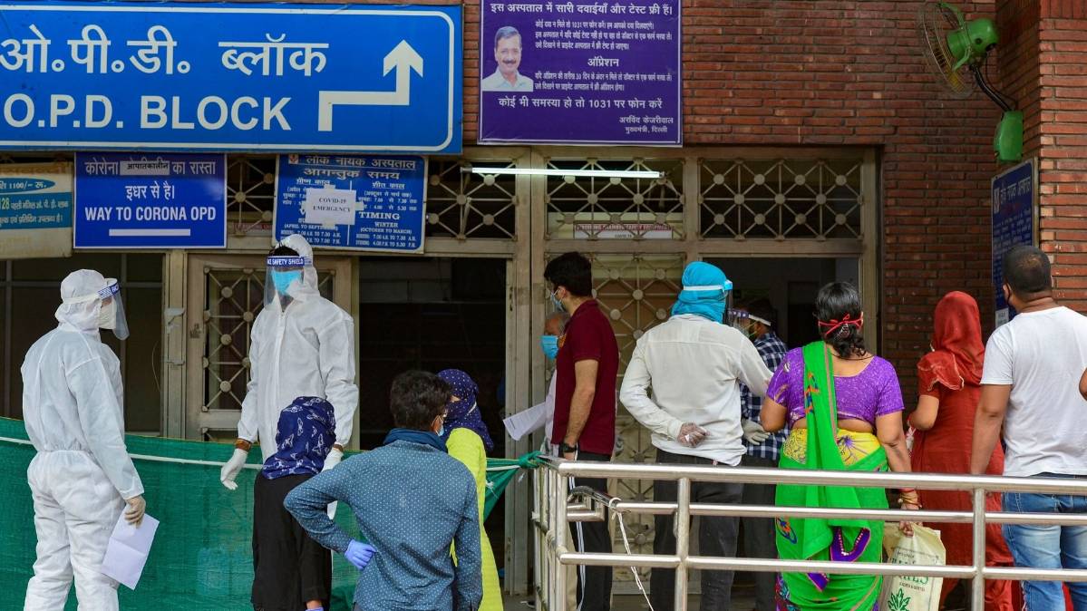 सुप्रीम कोर्ट ने सरकारों और हॉस्पिटल से जवाब मांगा है (File-PTI)