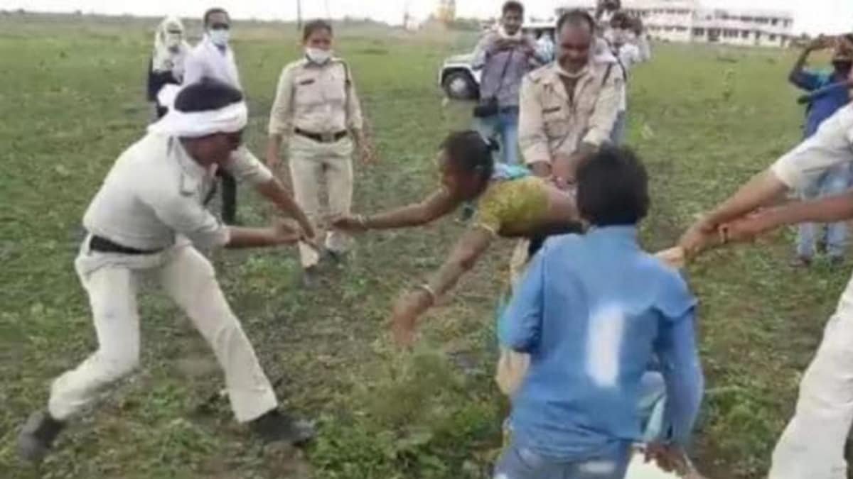 गुना में पुलिसिया कार्रवाई (File Photo)