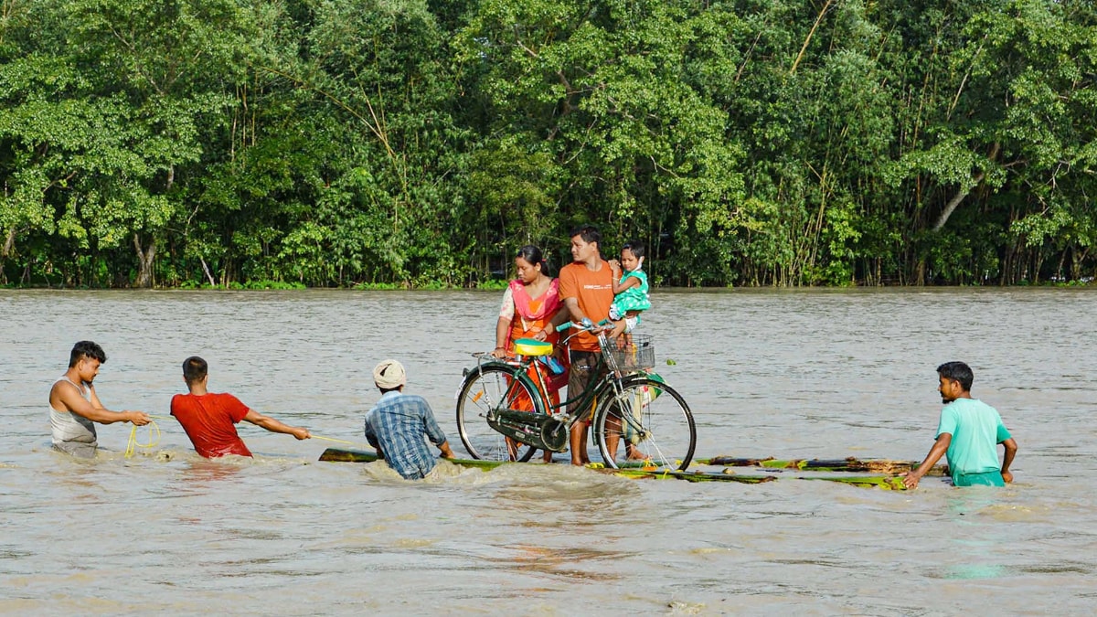 Rivers over flowed due to floods and heavy rain in several districts (Photo- PTI)