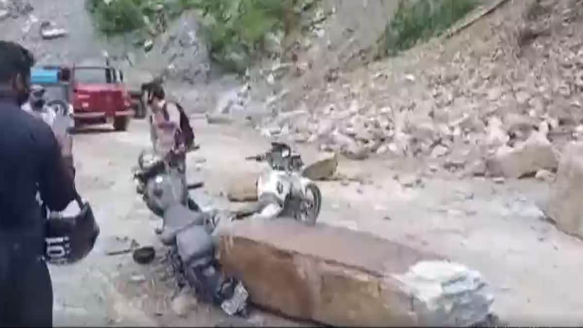 Heavy rain caused damage at Uttarakhand mountain area