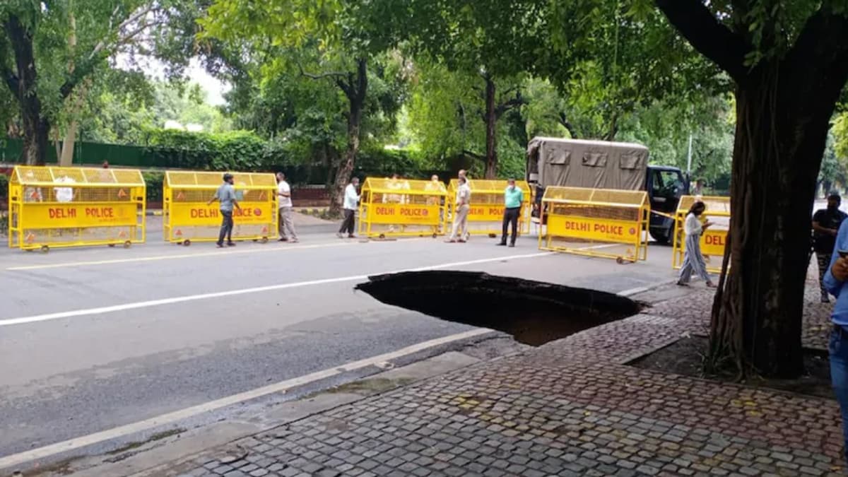 Part of Ashoka Road in New Delhi has caved-in (India Today image)