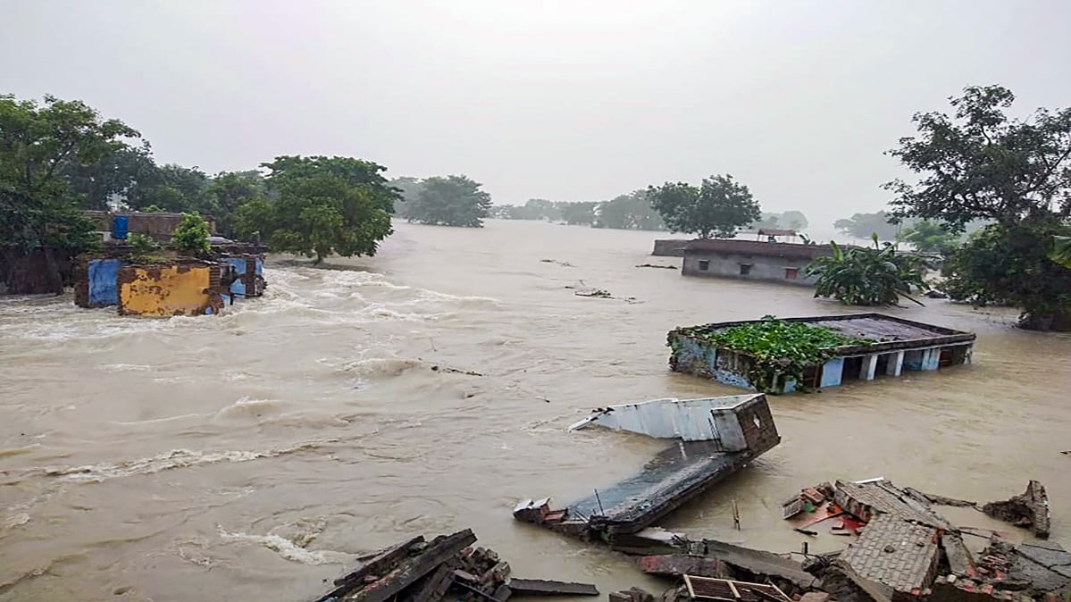Bihar Flood situation grim in several region