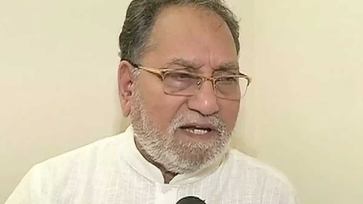 कांग्रेस के एक नेता हुसैन दलवई