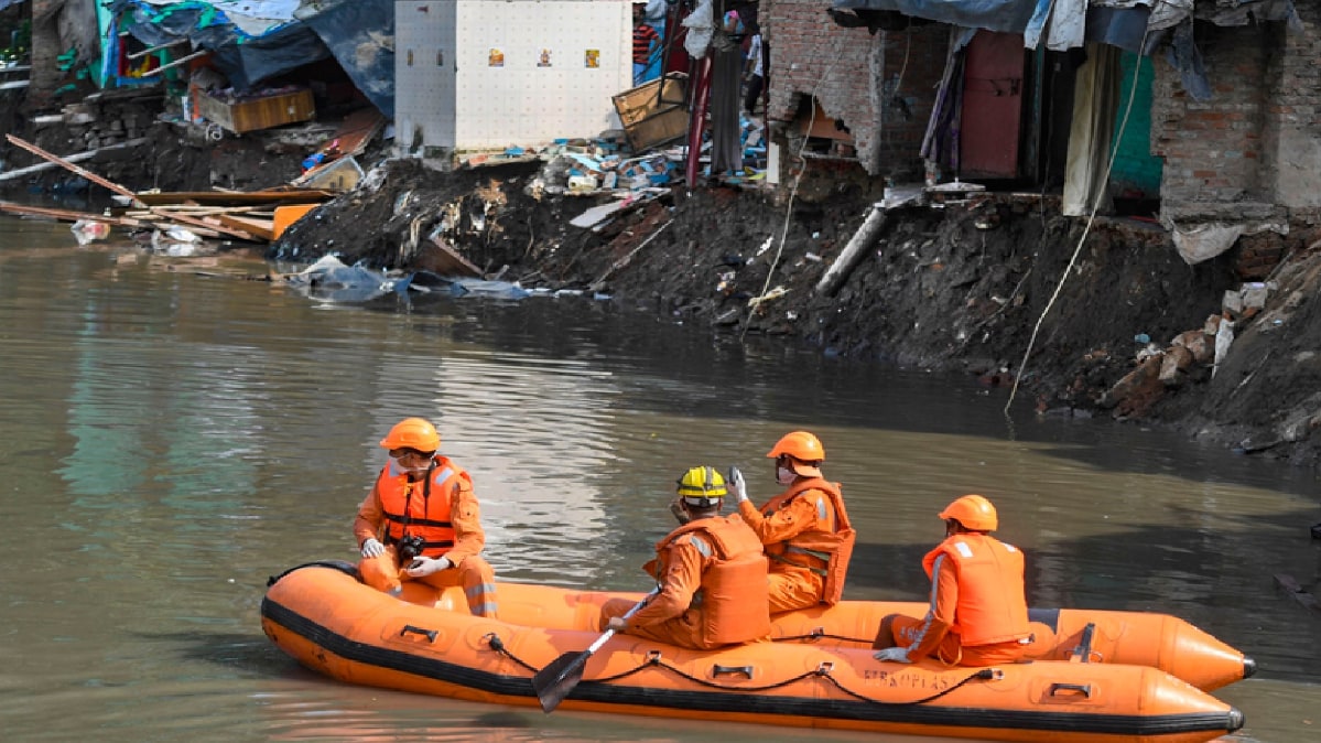 दिल्ली में बारिश ने खोली सरकार की पोल