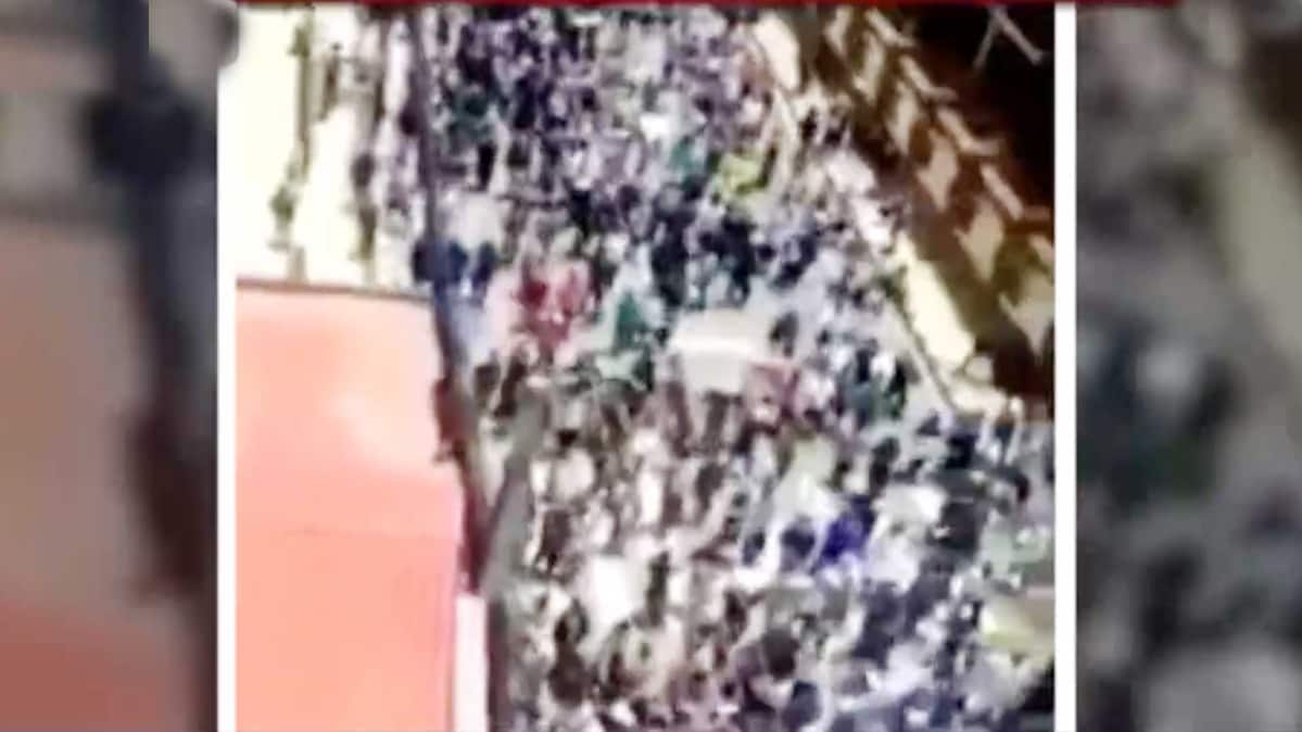 नेपाल की जनता उतरी विरोध में