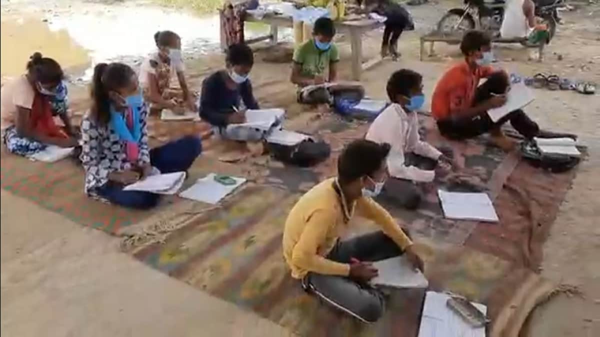 Poor students are facing problem to study due to coronavirus