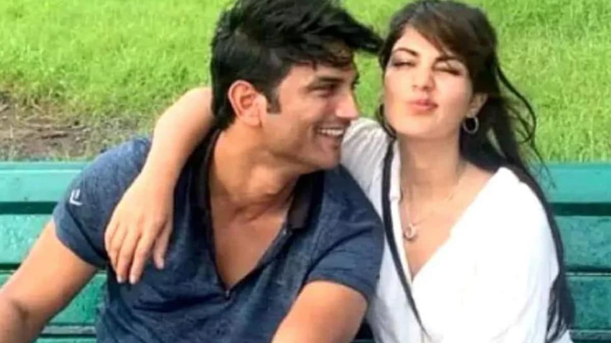 Sushant Singh Rajput and Rhea Chakraborty dated for a while.