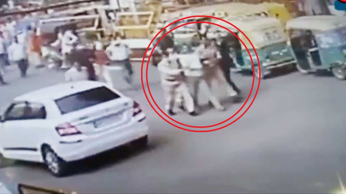 विकास दुबे की गिरफ्तारी की तस्वीर