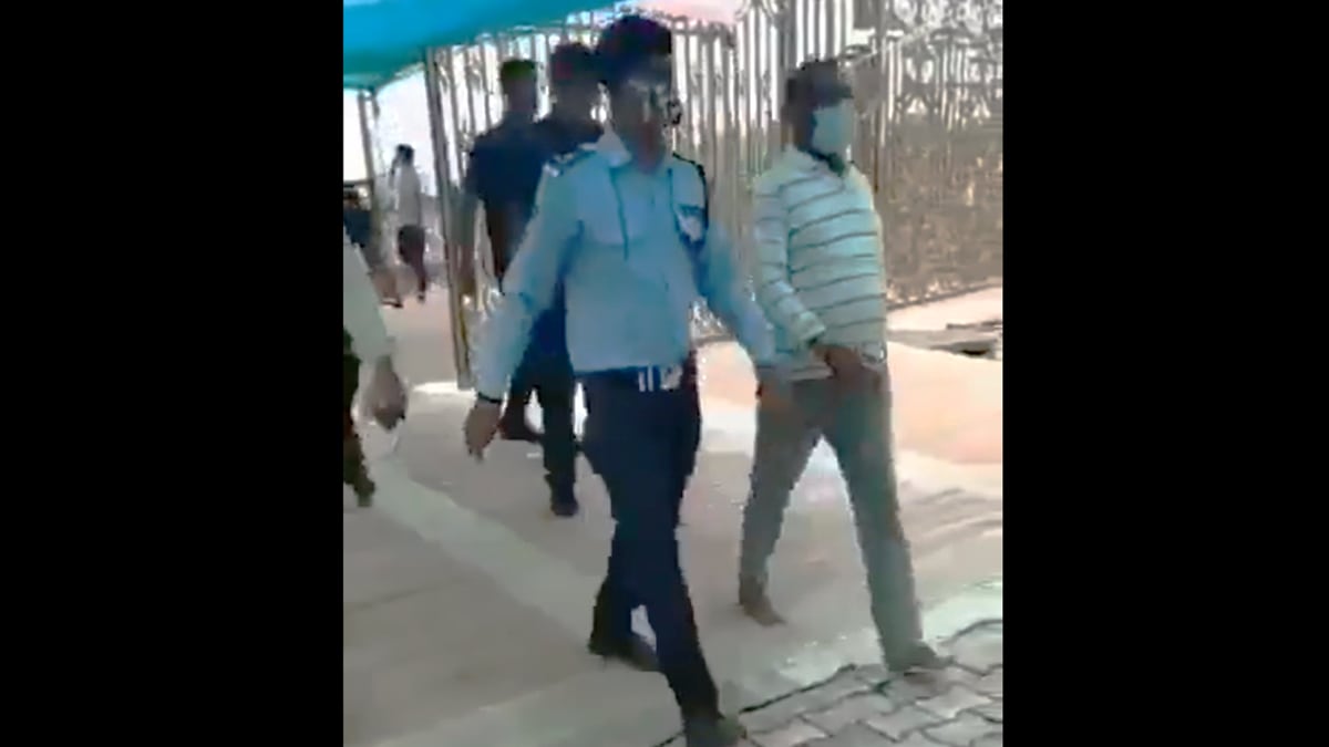 Vikas Dubey seen coming out  from Mahakal temple ujjain madhya pradesh without any fear