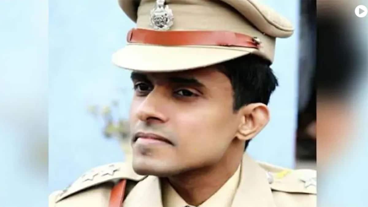 (Photo: Facebook/@vinaytiwariipsofficial)