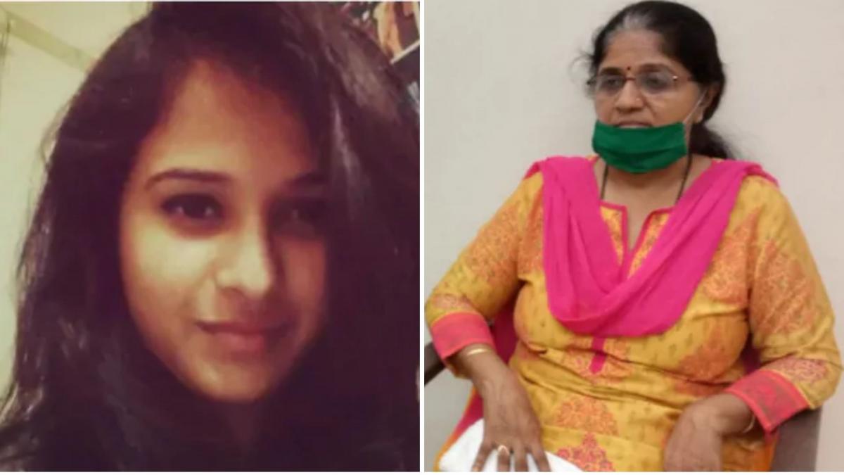 Disha Salian and her mother