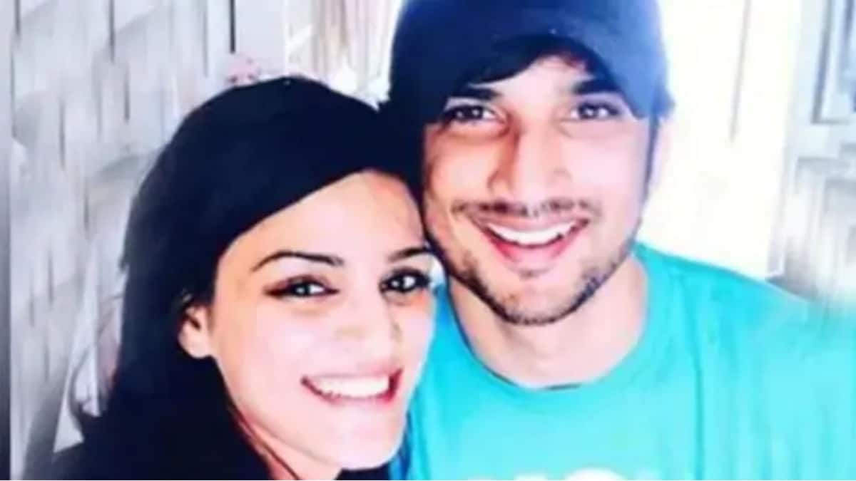 बहन श्वेता सिंह कीर्ति संग सुशांत सिंह राजपूत (File Photo)