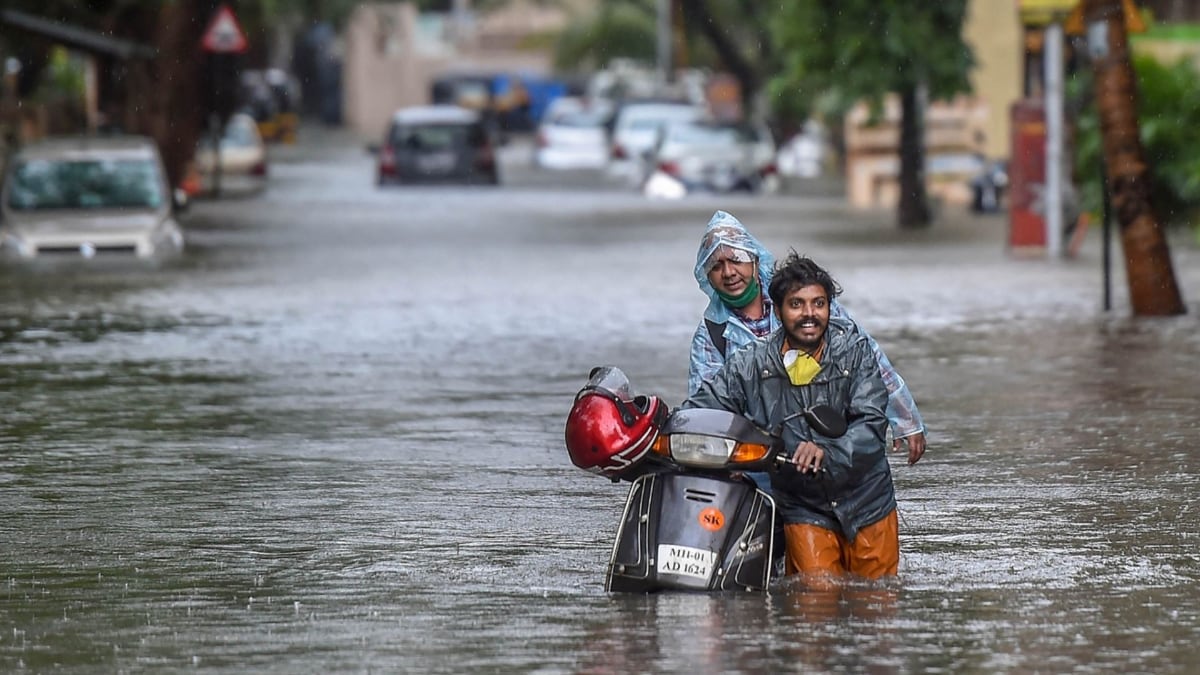 Mumbai waterlogged (File-PTI)