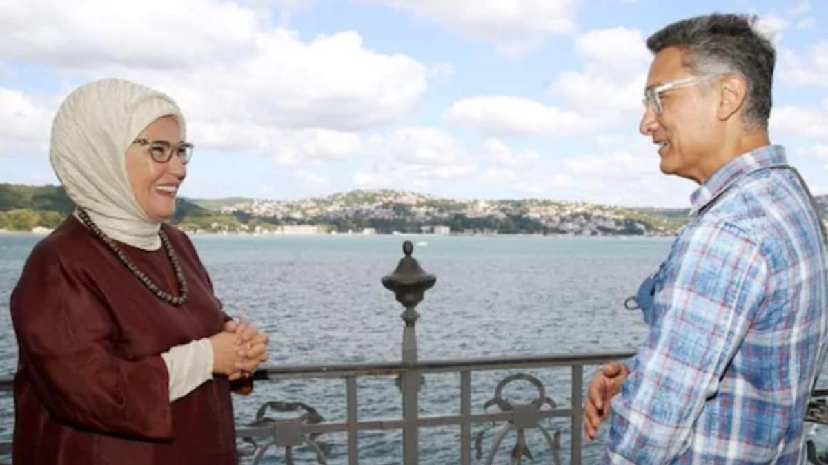Turkish First Lady Emine Erdogan with Aamir Khan in Istanbul (Photo: Twitter/Emine Erdogan)