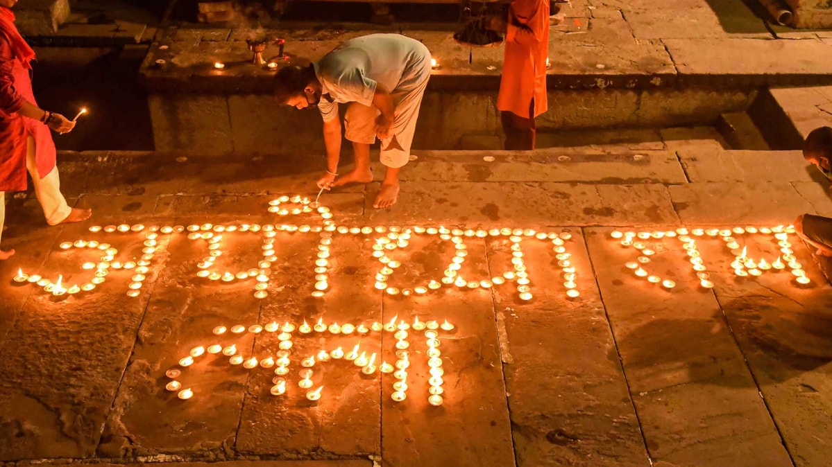 भूमि पूजन से पहले अयोध्या में भव्य माहौल (फोटो-PTI)