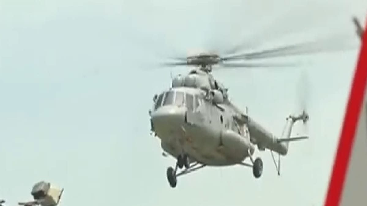 पीएम मोदी पहुंचे अयोध्या