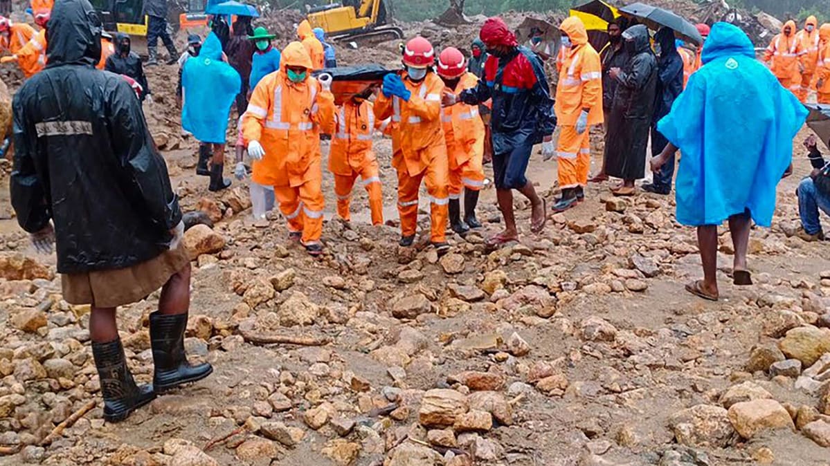 केरल में बारिश और लैंडस्लाइड (फोटो- PTI)