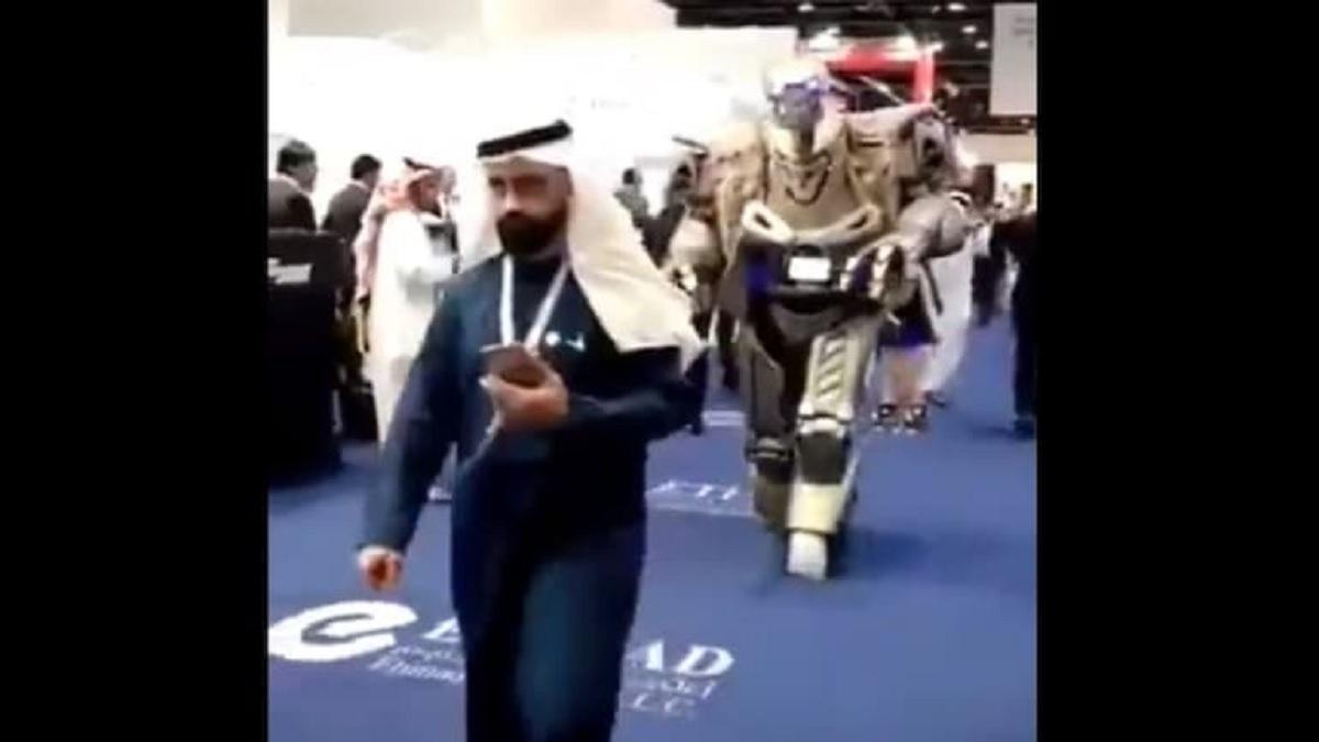 Screengrab from the viral video. (Twitter: @RoshanCricket)