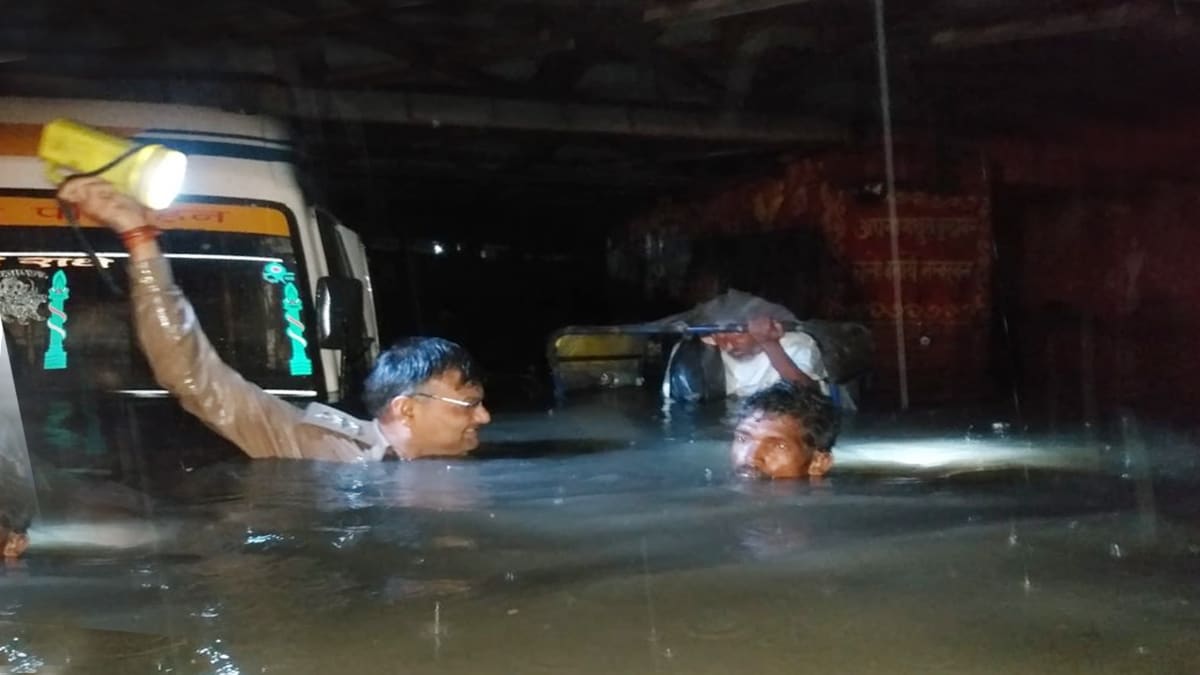 Mathura waterlogged after rain, passengers rescued from Bus