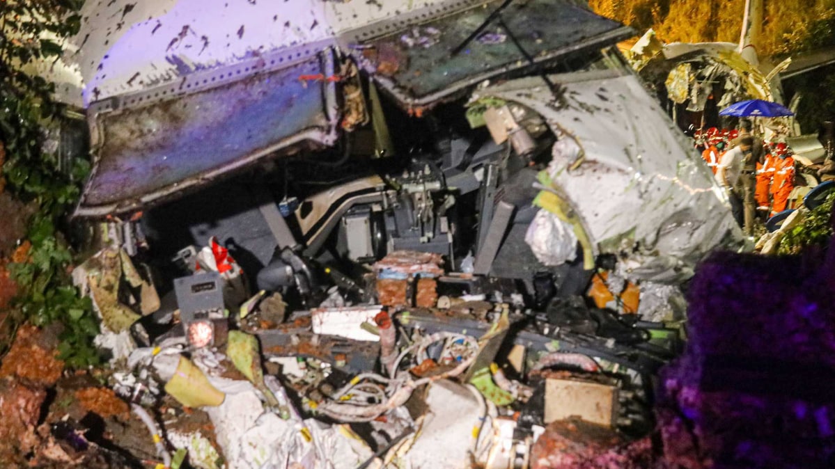 Kerala Plane Crash: हादसे का शिकार हुआ एयर इंडिया का विमान (फोटो-PTI)
