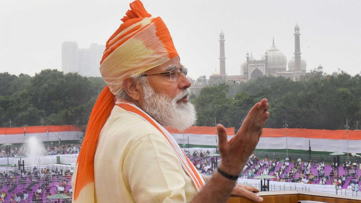 लाल किले से पीएम मोदी का भाषण (फोटो-PTI)