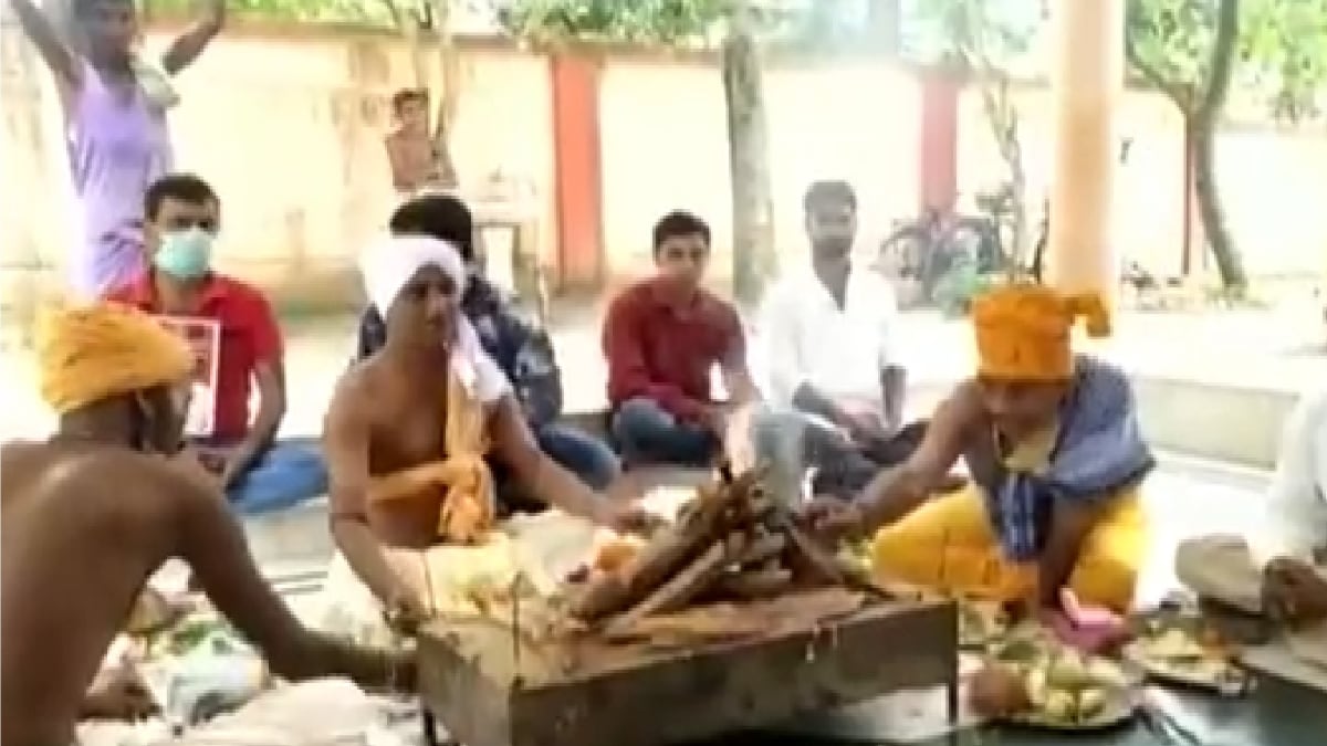 प्रणब मुखर्जी के लिए पूजा