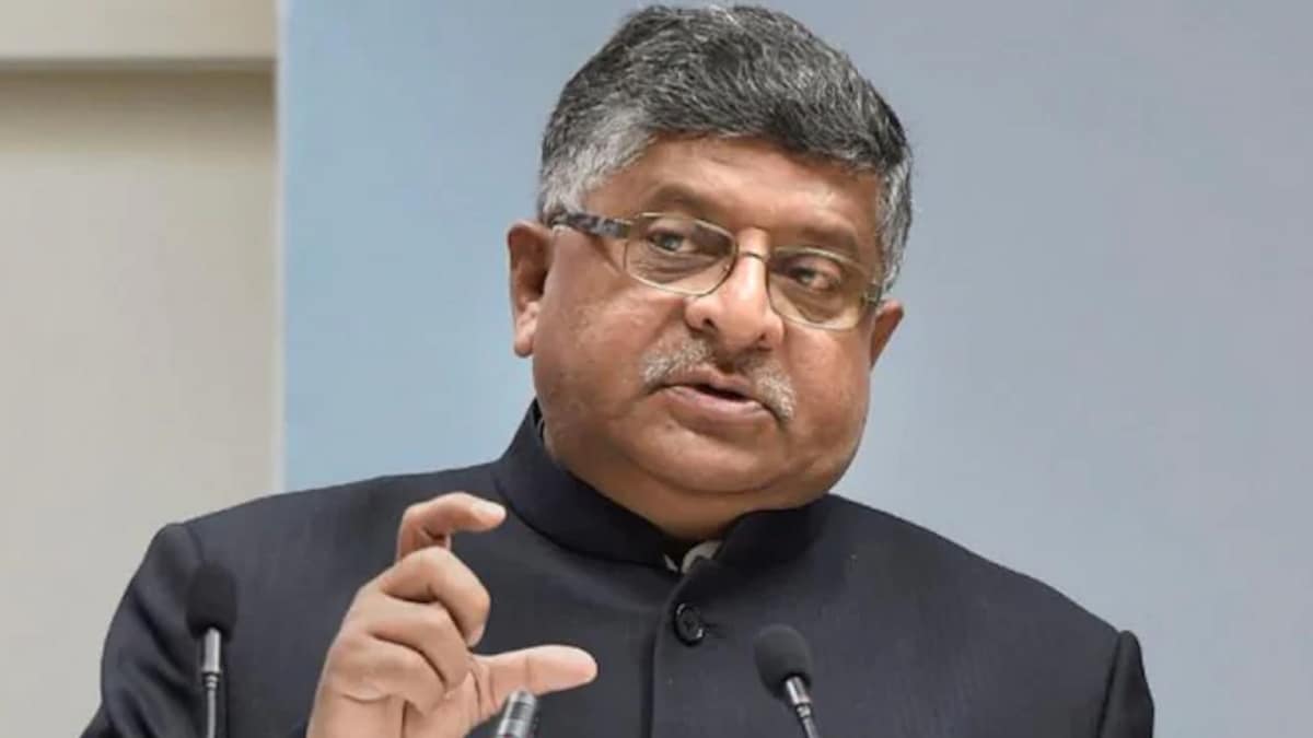 केंद्रीय मंत्री रविशंकर प्रसाद (फाइल फोटो-PTI)