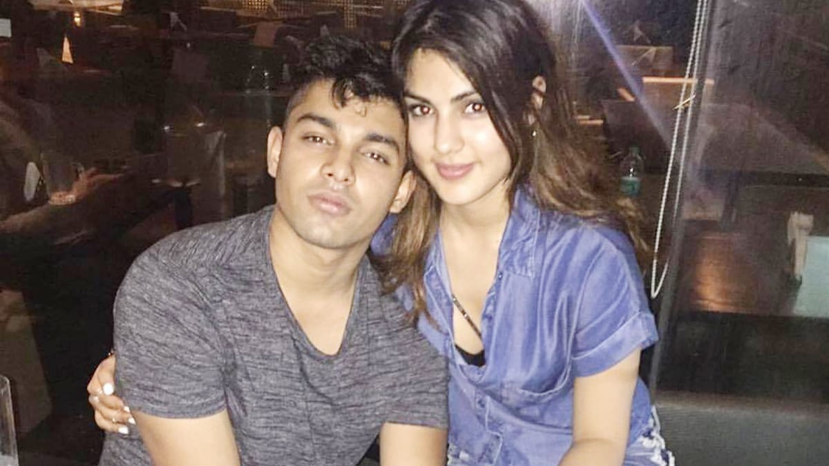 Rhea chakraborty's brother Showik