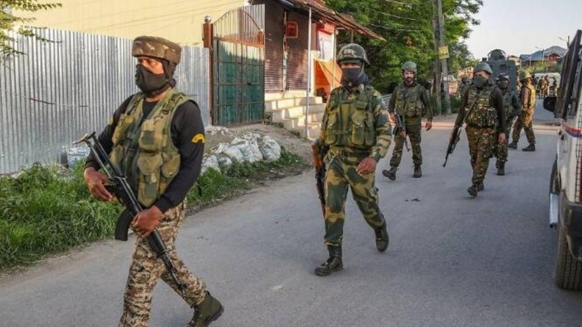 Security forces gunned down 3 militants (फाइल फोटो-PTI)