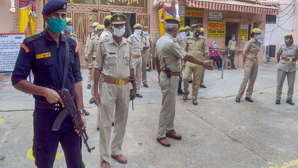 यूपी के प्रमुख शहरों में है हाई अलर्ट (तस्वीर-PTI)