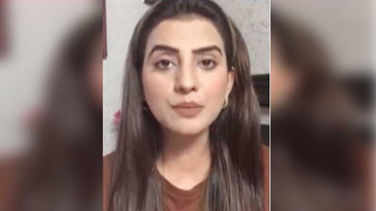 अभिनेत्री अक्षरा सिंह 