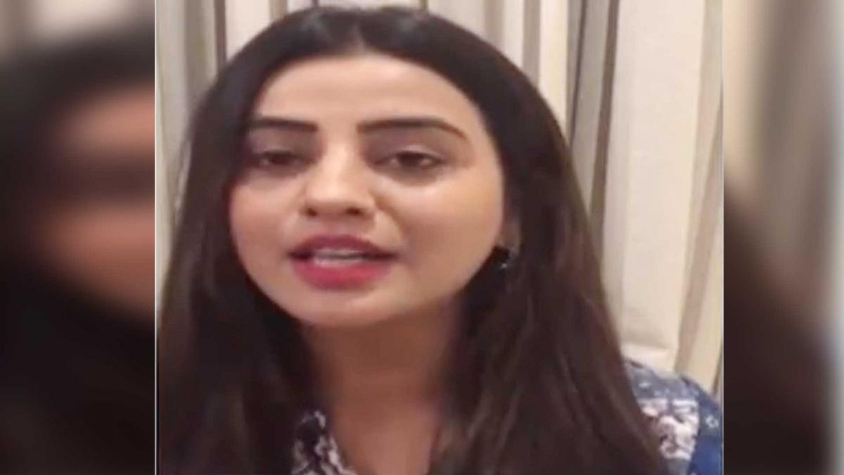 अभिनेत्री अक्षरा सिंह 